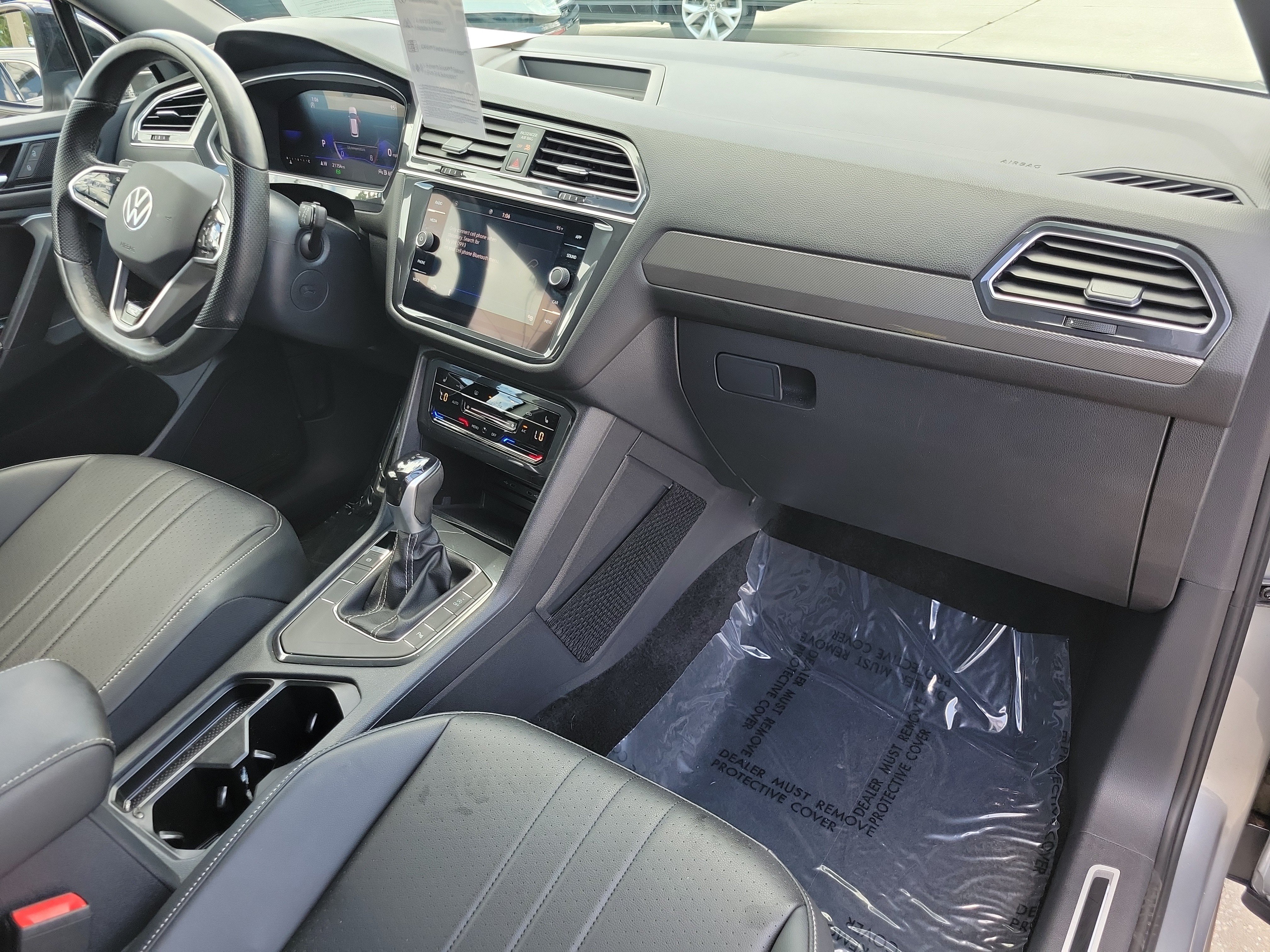 Certified 2023 Volkswagen Tiguan SE R-Line FWD image 11