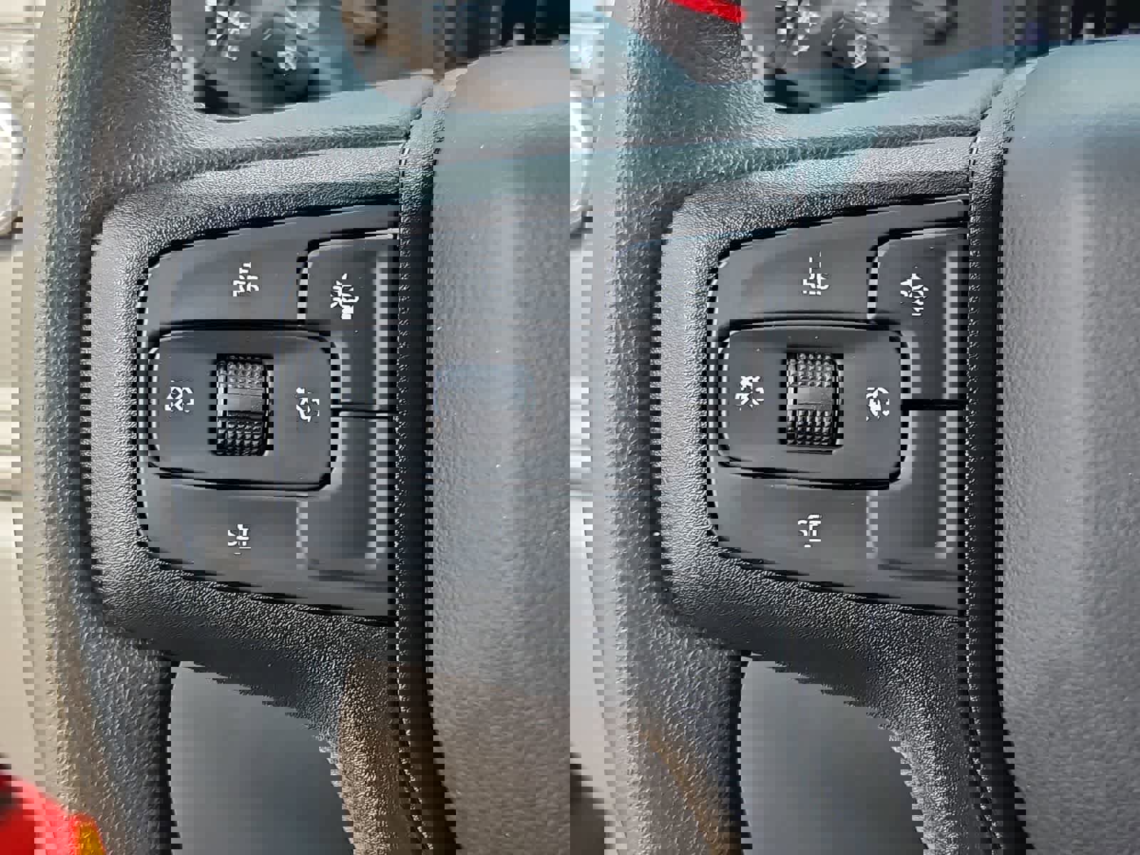 Used 2025 Chevrolet Silverado 1500 Custom image 24