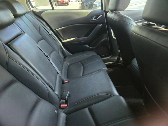Used 2017 MAZDA MAZDA3 Touring FWD image 3