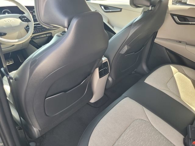 Used 2023 Kia Niro Wave FWD image 12