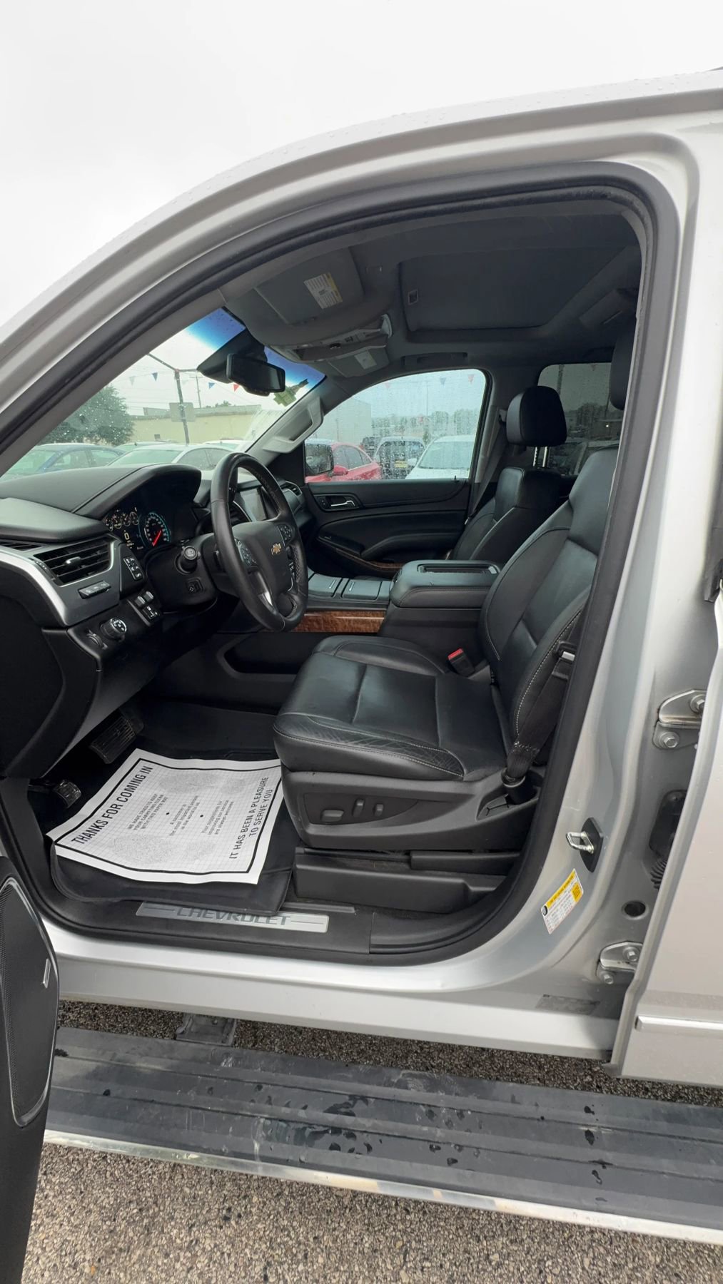 Used 2016 Chevrolet Suburban LTZ RWD image 9