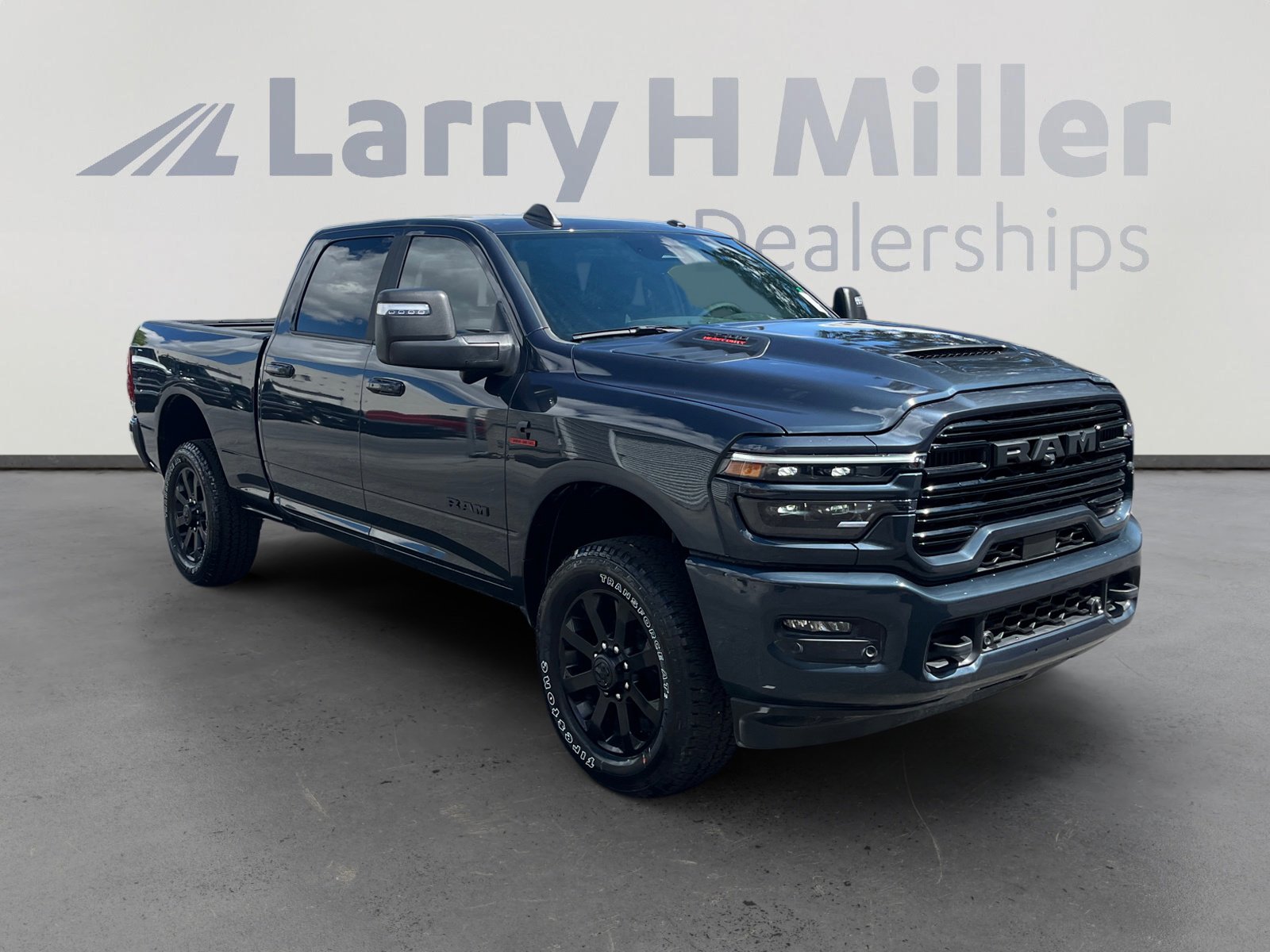 New 2025 RAM 2500 Laramie w/ Night Edition AWD/4WD image 7