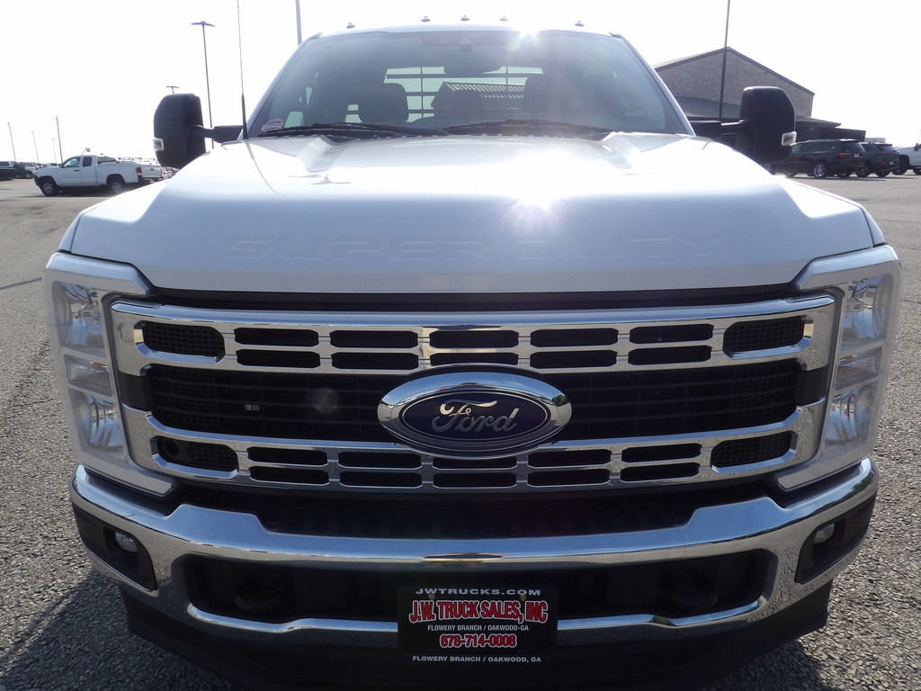Used 2023 Ford F350 XLT AWD/4WD image 12
