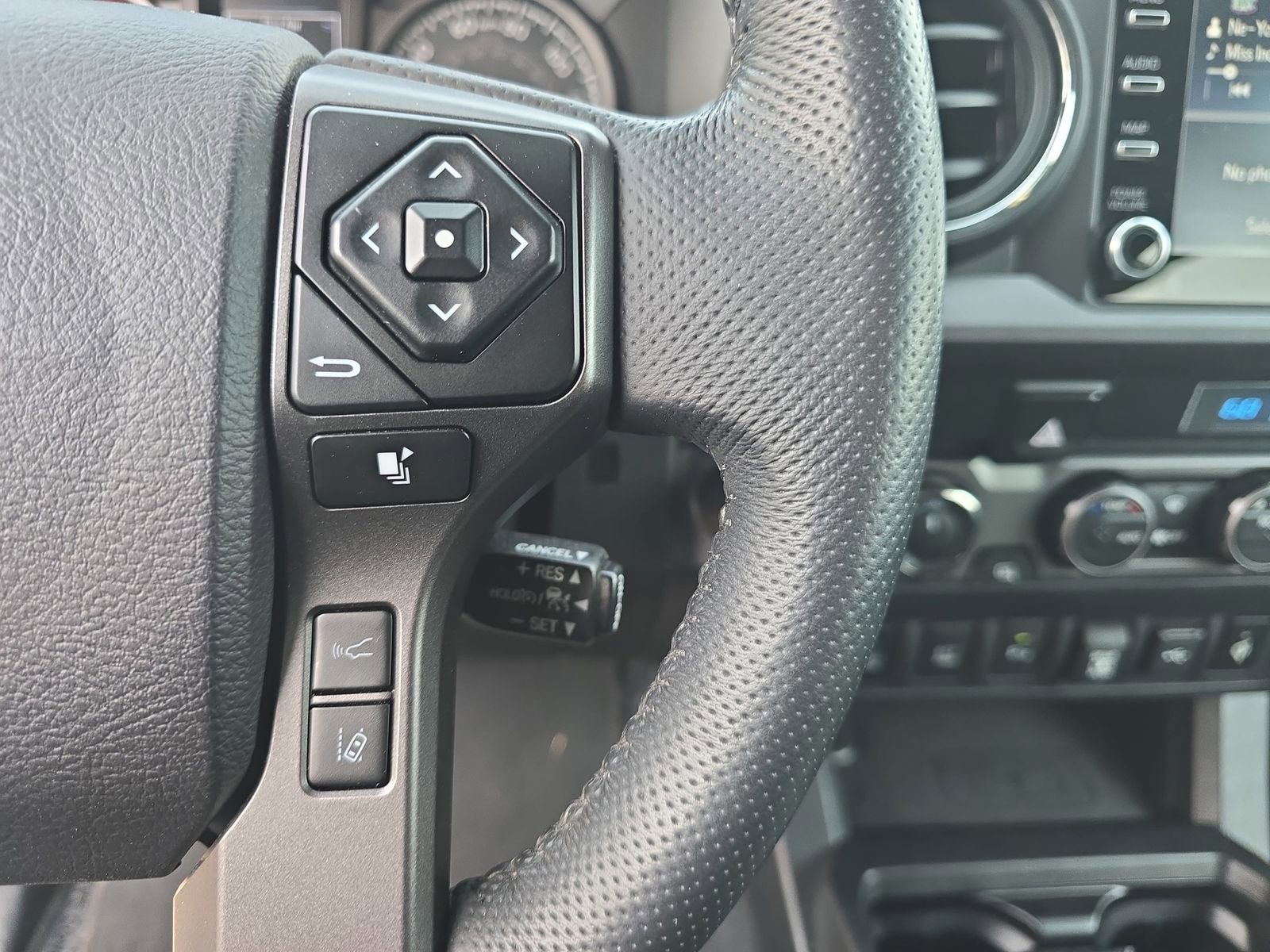 Used 2021 Toyota Tacoma TRD Sport w/ Technology Package image 21