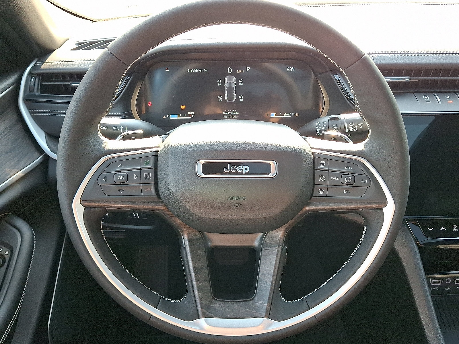New 2027 Jeep Grand Cherokee Limited AWD/4WD image 13