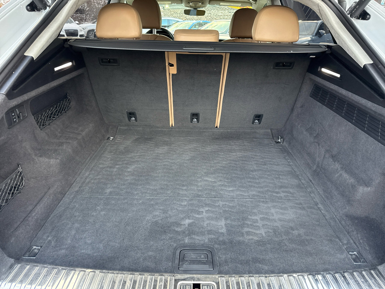 Used 2021 Audi Q8 Prestige w/ Prestige Package image 18