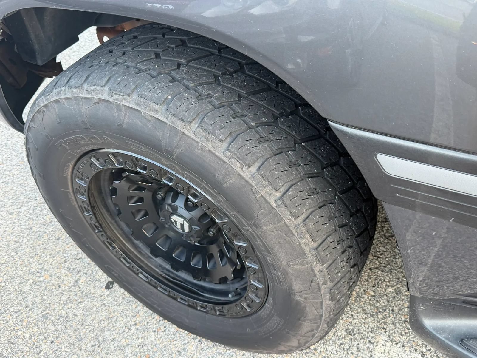 Used 2004 Toyota Land Cruiser AWD/4WD image 6