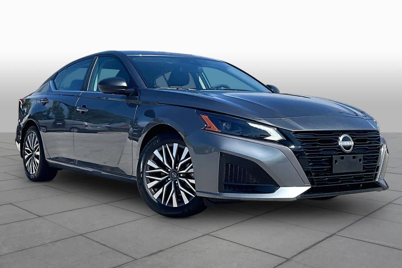 New 2026 Nissan Altima 2.5 SV FWD image 2