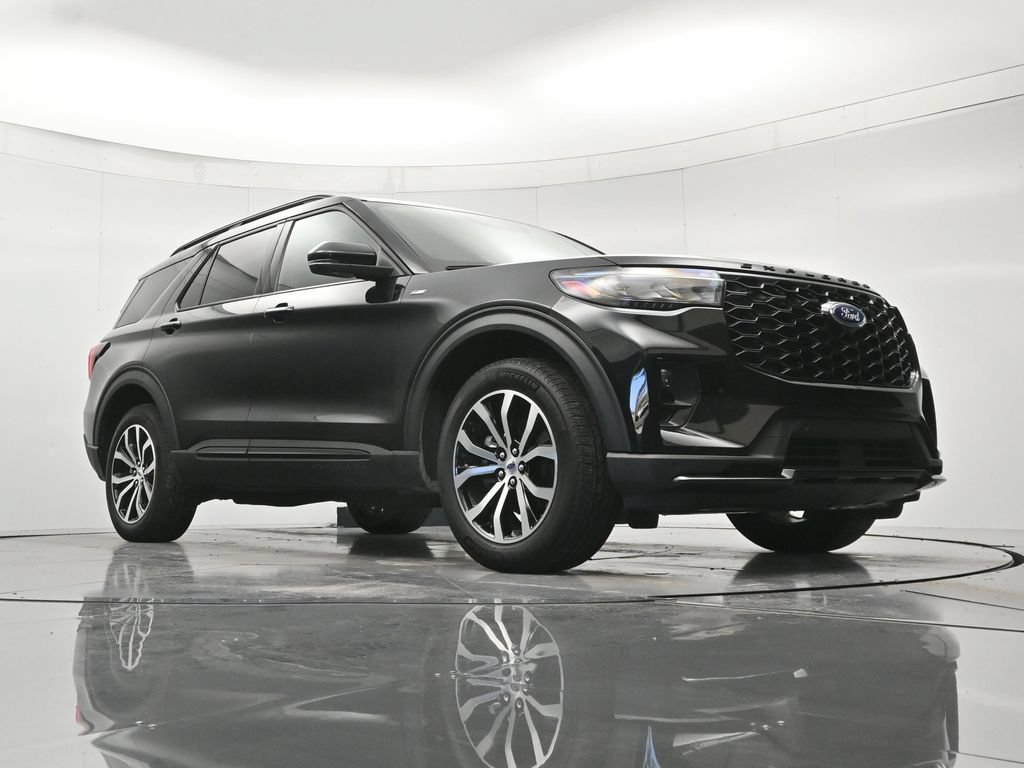 Used 2025 Ford Explorer ST-Line AWD/4WD image 39