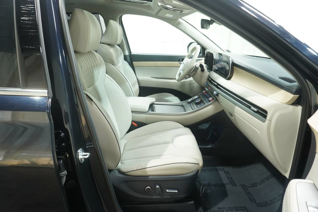 Used 2023 Hyundai Palisade Limited w/ Cargo Package AWD/4WD image 17