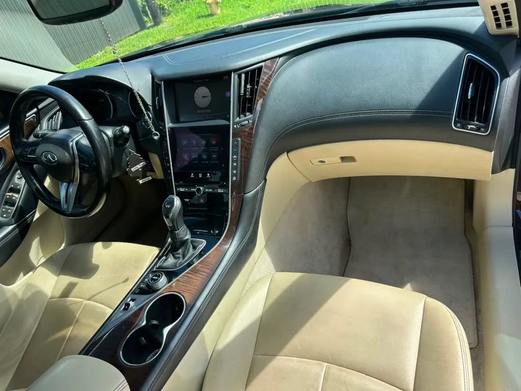 Used 2018 INFINITI Q50 Luxe AWD/4WD image 16