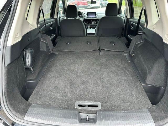 Used 2024 Nissan Rogue SV AWD/4WD image 15
