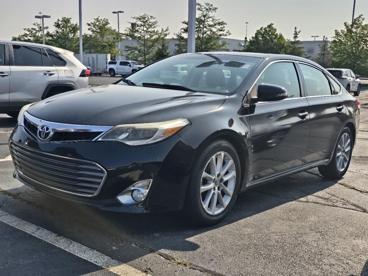 Used 2013 Toyota Avalon XLE Touring FWD image 3