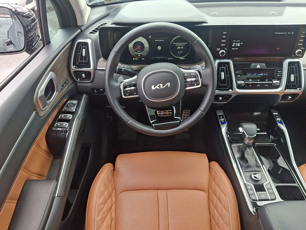 Used 2022 Kia Sorento SX Prestige w/ Rust Color Package AWD/4WD image 11