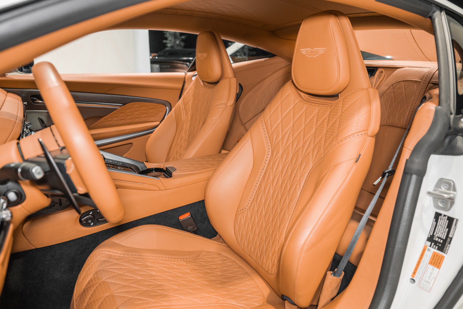 Used 2024 Aston Martin DB12 Coupe RWD image 12