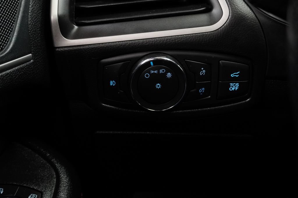 Used 2021 Ford Edge ST-Line FWD image 22