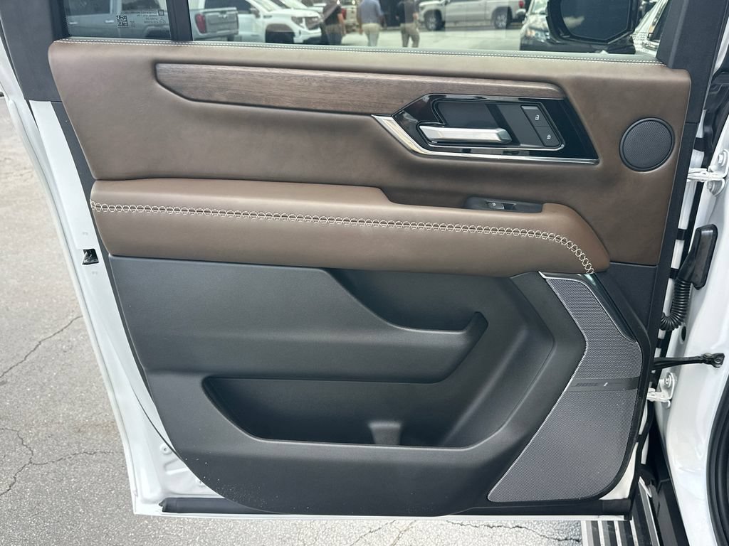 Used 2025 GMC Yukon XL Denali Ultimate w/ LPO, Floor Liner Package AWD/4WD image 22