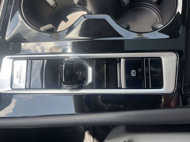 Used 2024 Volkswagen Atlas Peak Edition SE AWD/4WD image 32