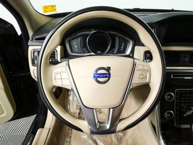 Used 2016 Volvo XC70 T5 Premier w/ Proximity Package image 8