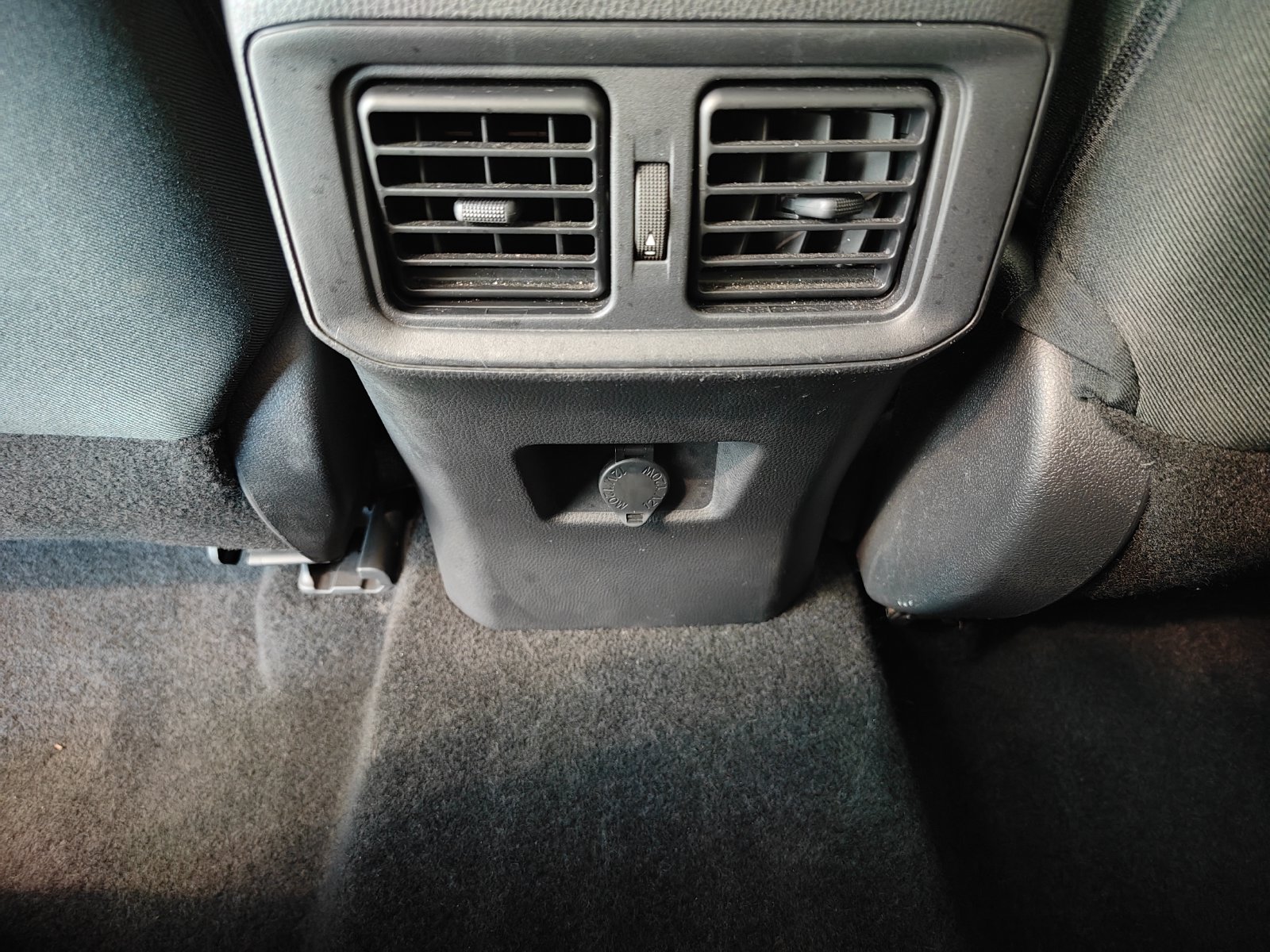 Used 2024 Toyota RAV4 LE AWD/4WD image 24