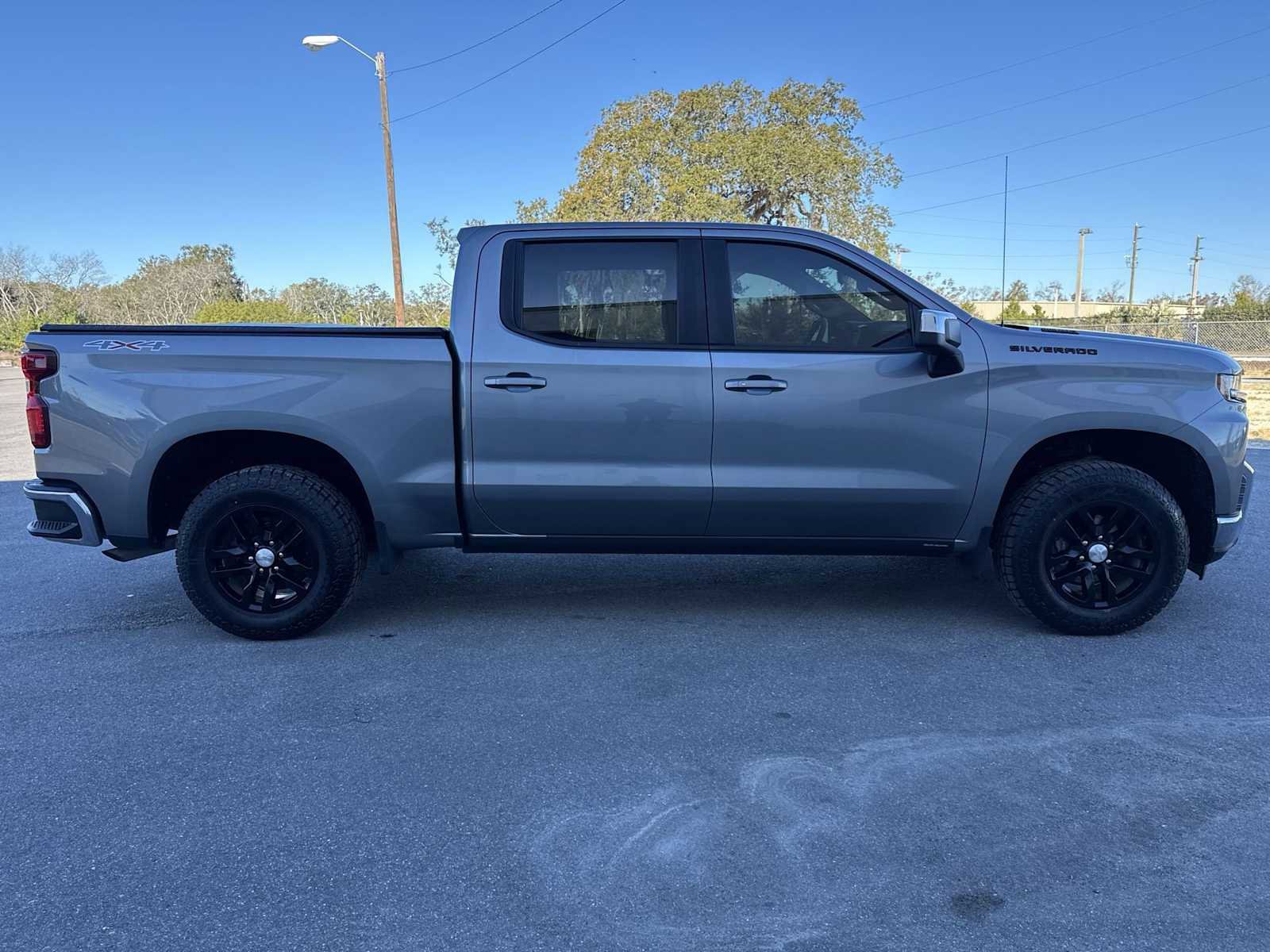 Used 2021 Chevrolet Silverado 1500 LT w/ Bed Protection Package image 7