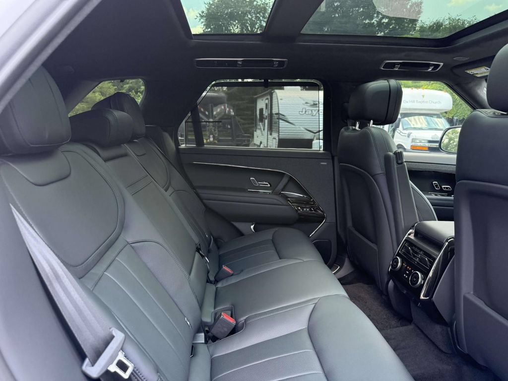 Used 2025 Land Rover Range Rover Sport Autobiography AWD/4WD image 16