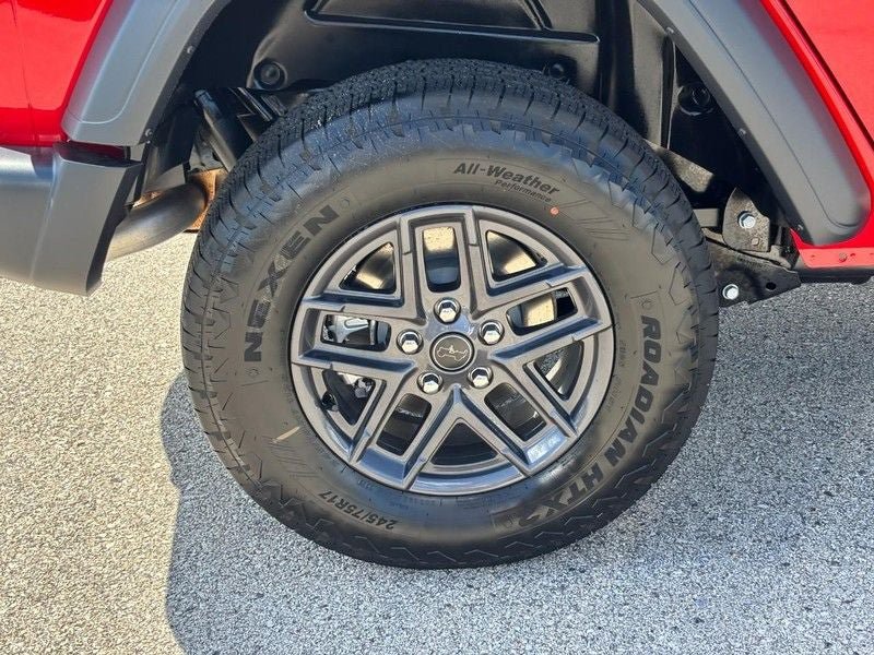 Used 2025 Jeep Wrangler Unlimited Sport AWD/4WD image 4