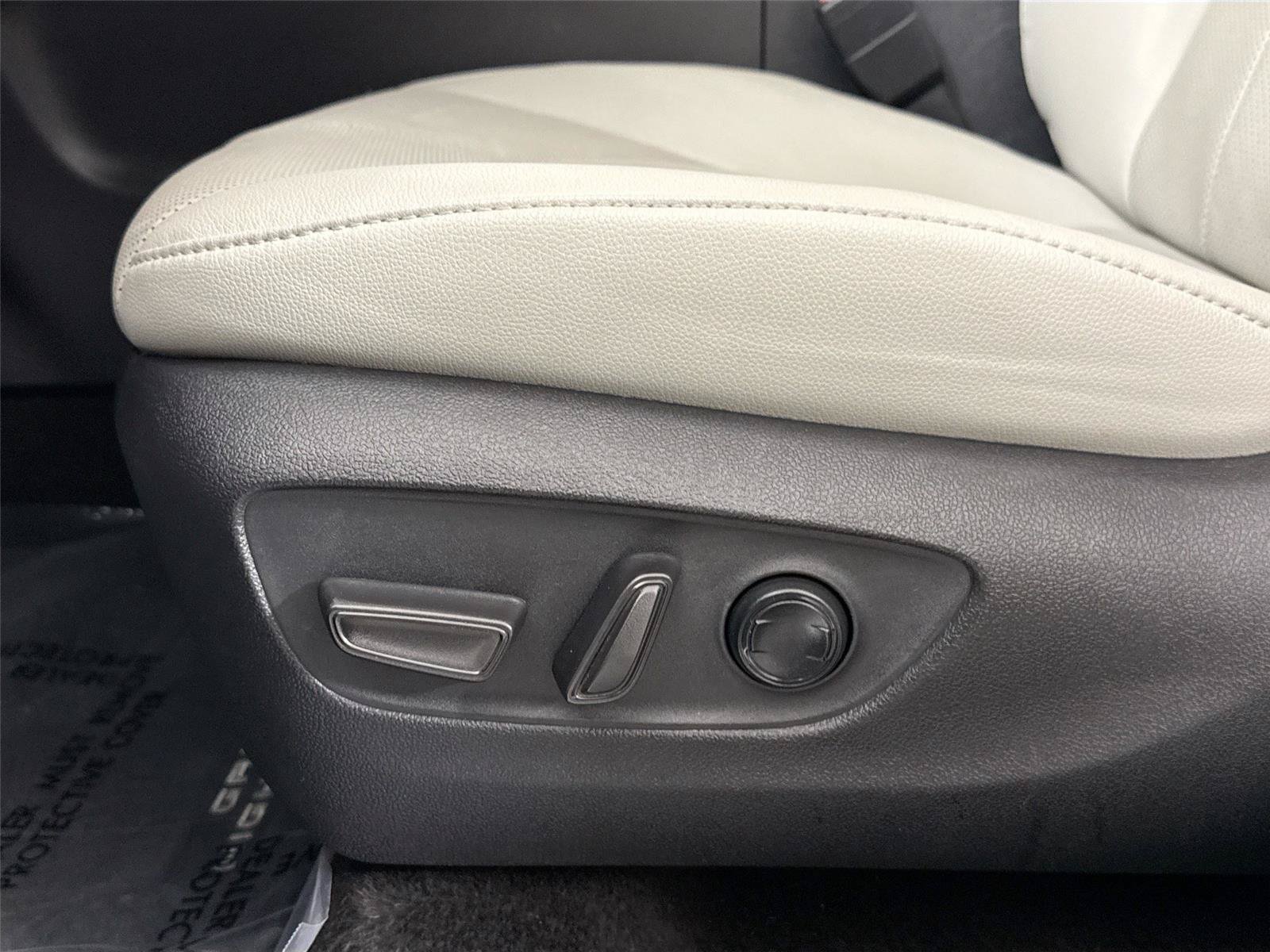 Certified 2024 Toyota Grand Highlander AWD image 31