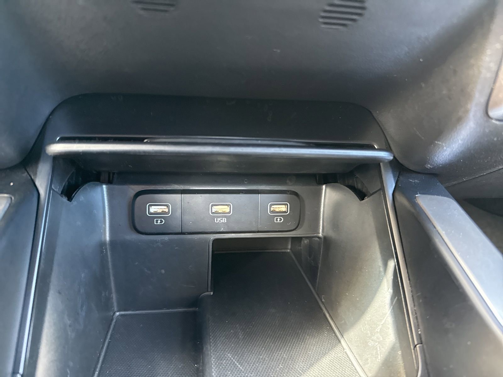 Used 2022 Kia Sorento LX image 24