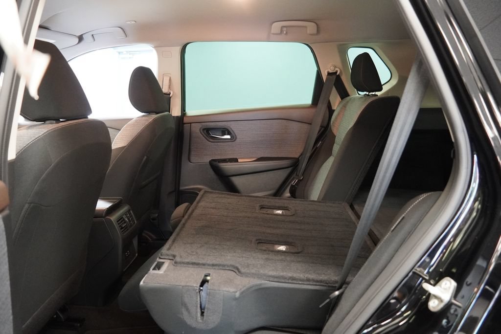 Used 2023 Nissan Rogue SV AWD/4WD image 26