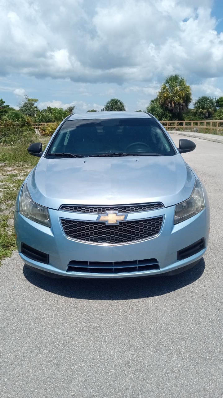 Used 2011 Chevrolet Cruze LS w/ Connectivity Package FWD image 3