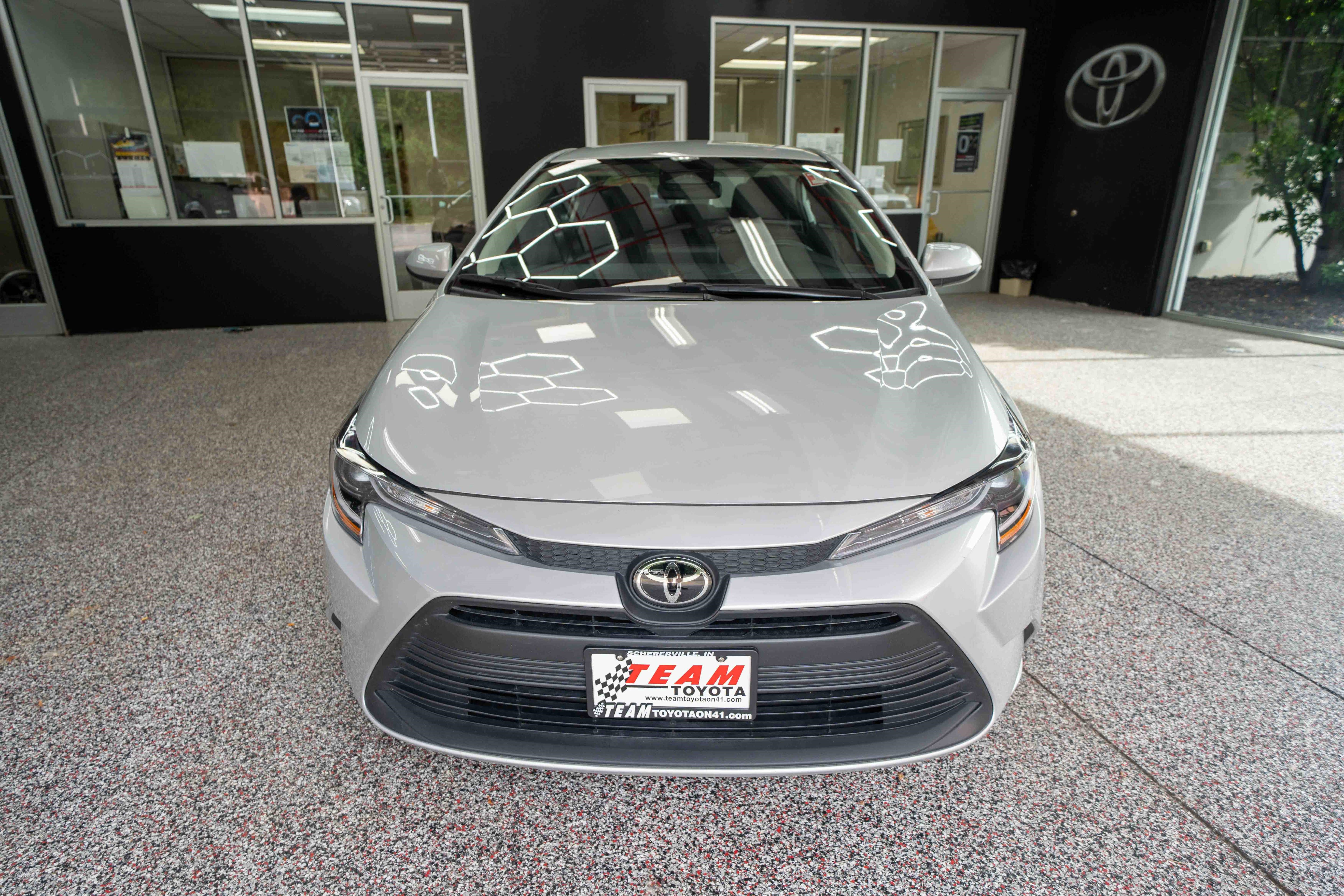 Used 2025 Toyota Corolla LE FWD image 6