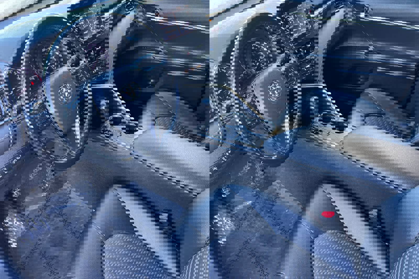 Used 2021 Toyota Camry SE image 11