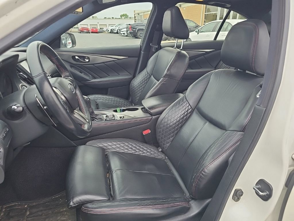 Used 2018 INFINITI Q50 Red Sport 400 w/ Cargo Package (L95) RWD image 3