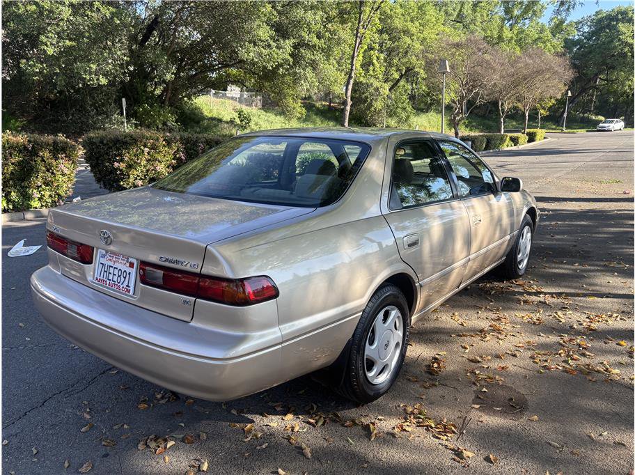 Used 1998 Toyota Camry LE FWD image 7