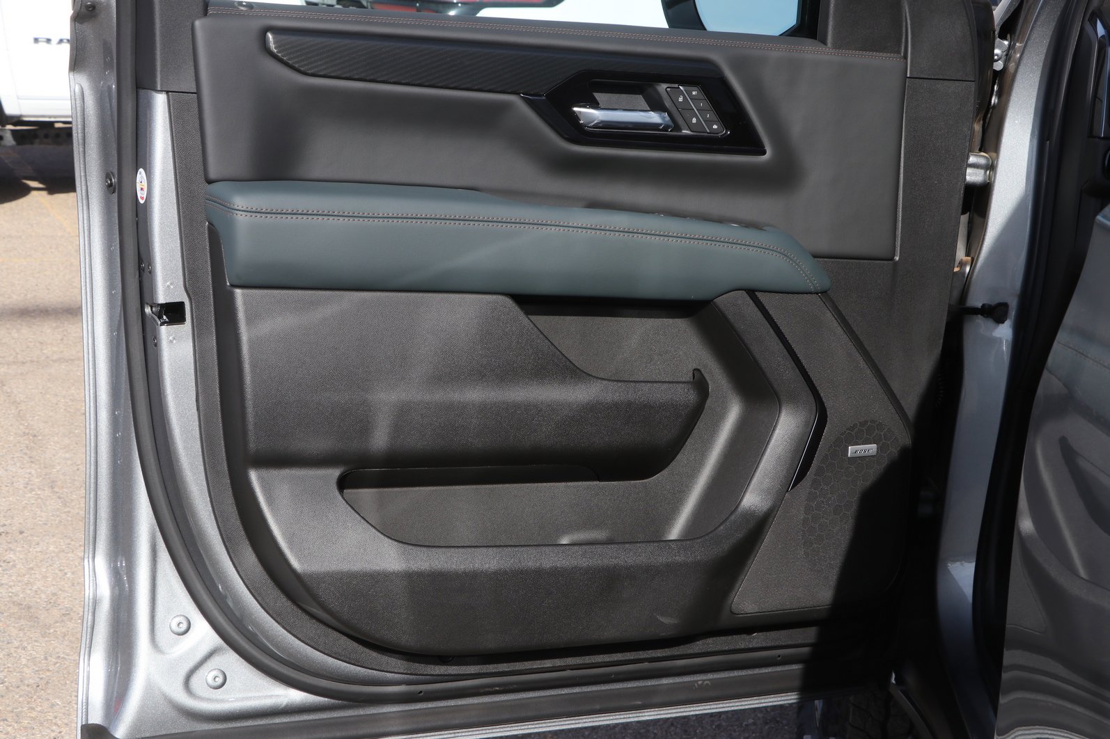 New 2026 GMC Yukon XL AT4 w/ AT4 Premium Package image 10