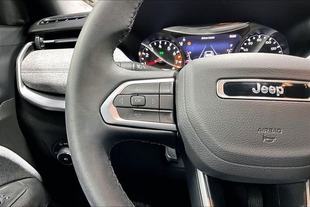Used 2024 Jeep Compass Latitude image 12