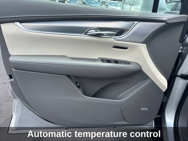 Used 2020 Cadillac XT5 Premium Luxury FWD image 12