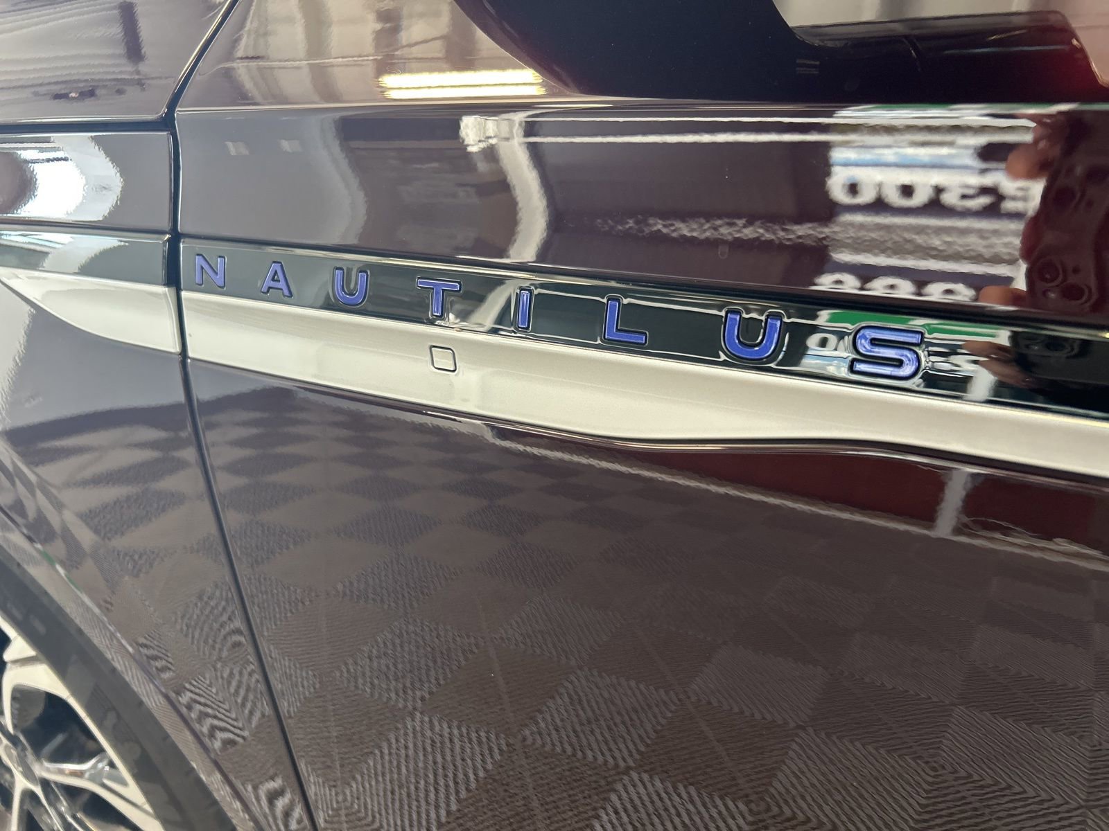 Used 2024 Lincoln Nautilus Reserve image 9