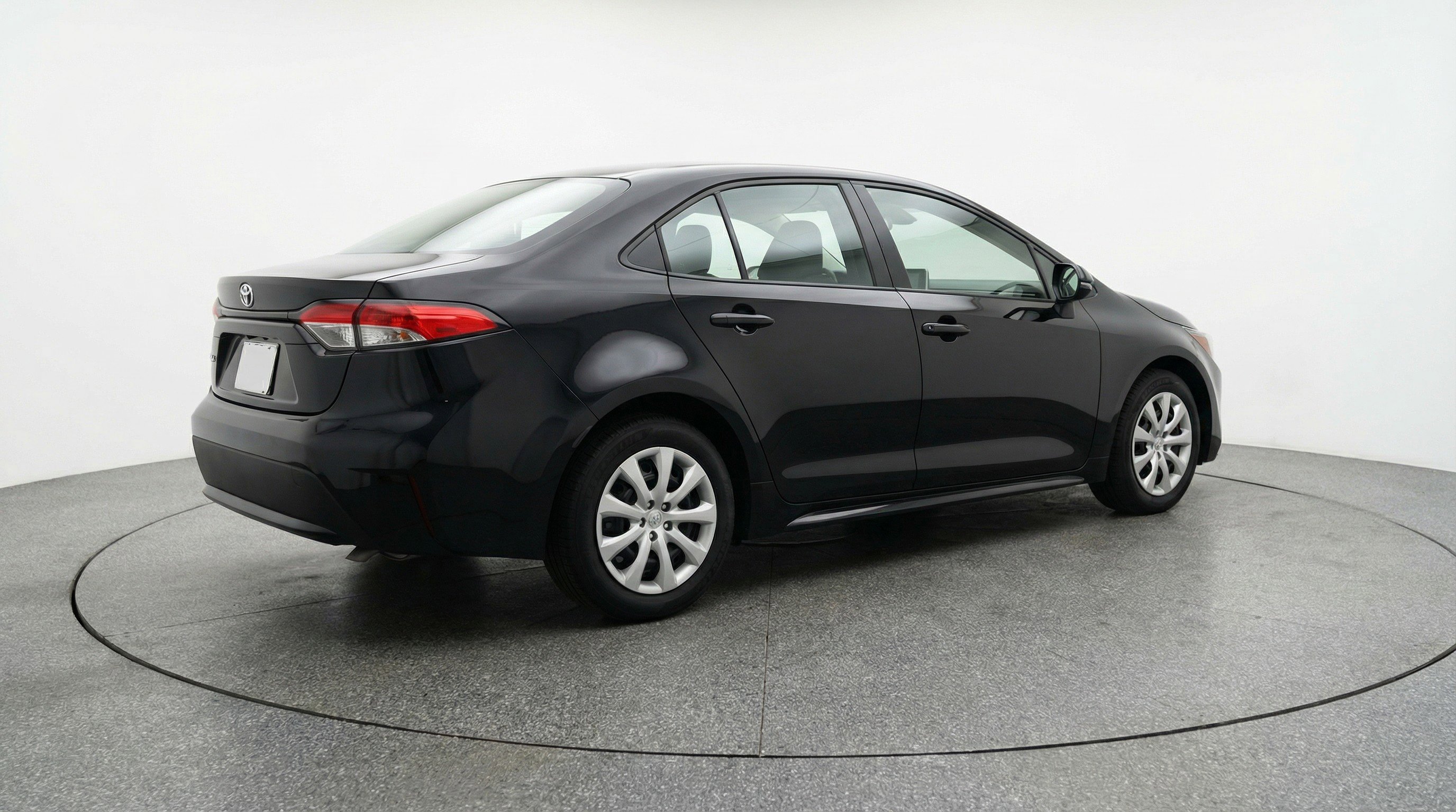 Used 2025 Toyota Corolla LE FWD image 9