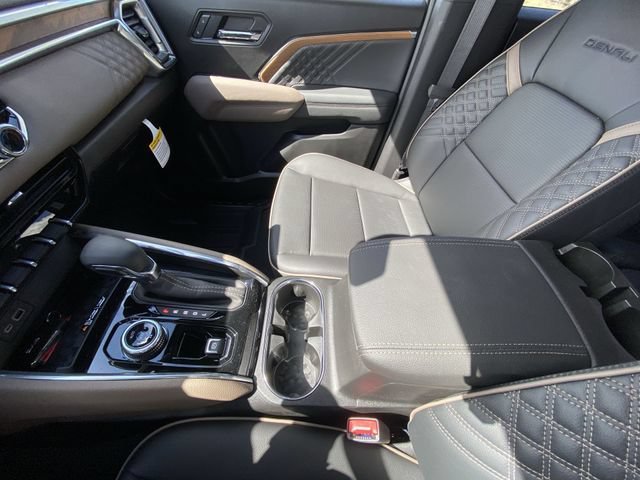 New 2026 GMC Canyon Denali w/ LPO, Black Badging Package AWD/4WD image 21