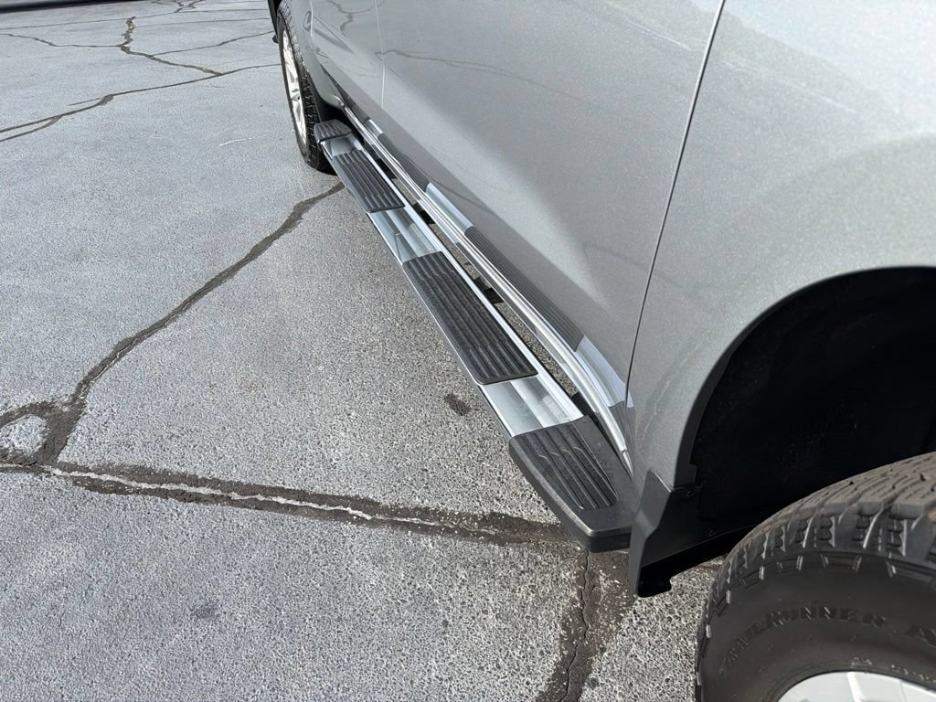 Used 2023 Chevrolet Silverado 1500 LTZ AWD/4WD image 5