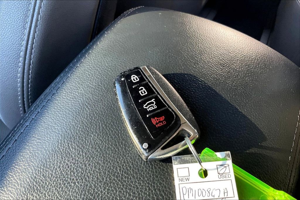 Used 2016 Hyundai Santa Fe Limited w/ Option Group 04 image 12