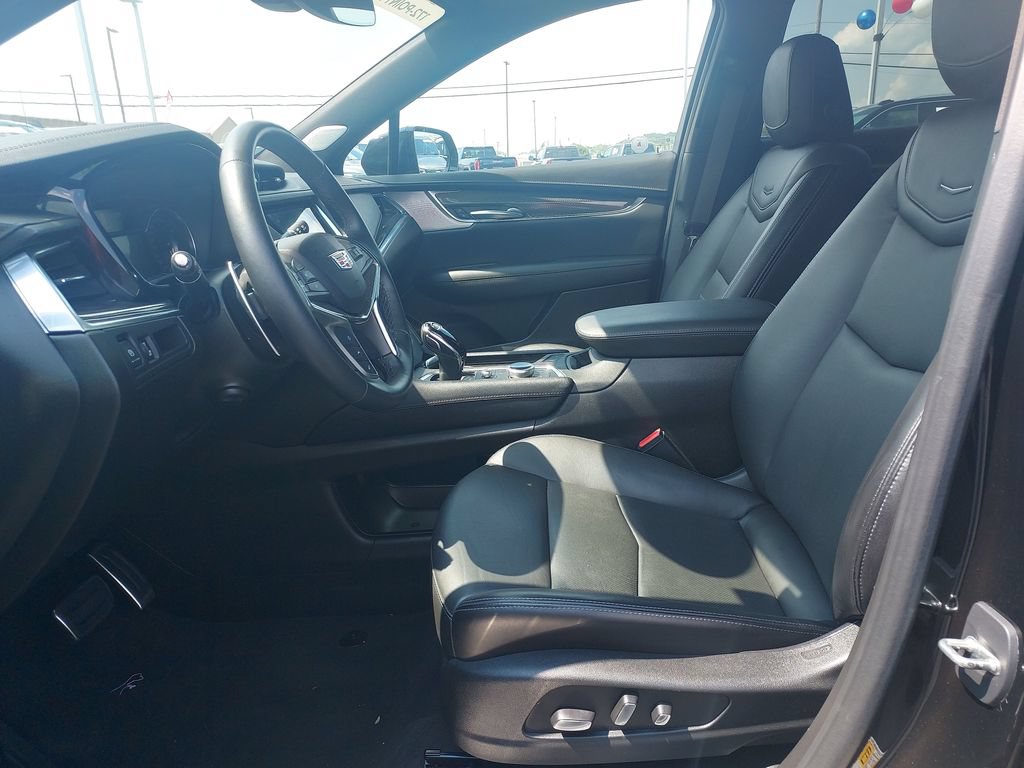 Used 2024 Cadillac XT5 Sportv w/ LPO, Floor Liner Package AWD/4WD image 13