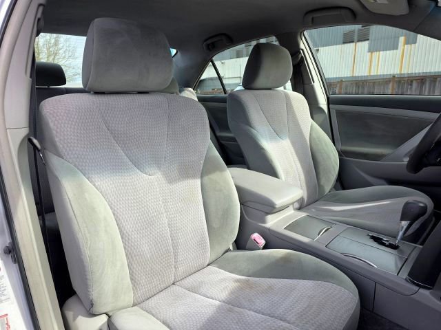 Used 2011 Toyota Camry LE image 29