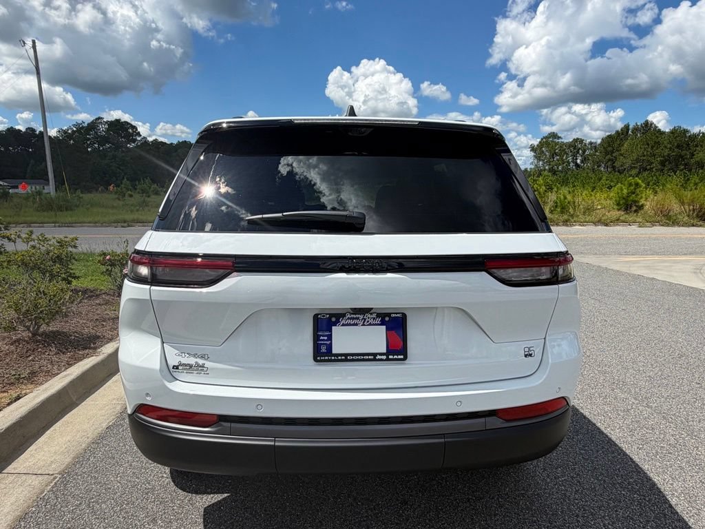 New 2026 Jeep Grand Cherokee Limited AWD/4WD image 18