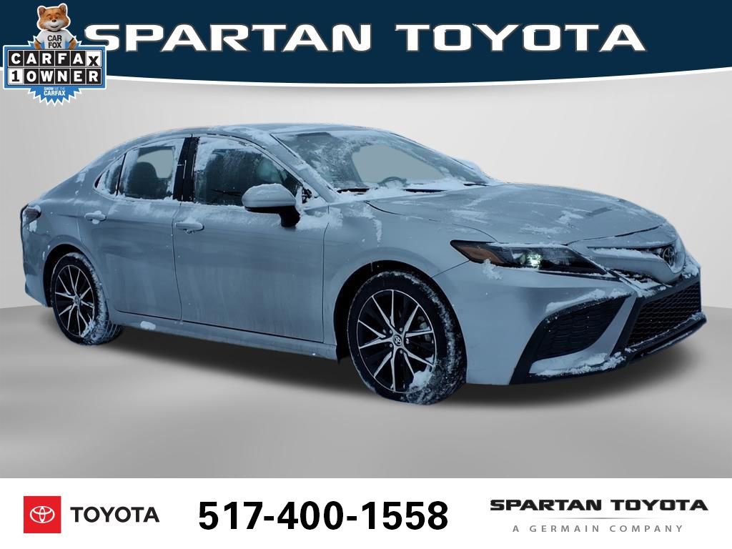 Used 2024 Toyota Camry SE image 5