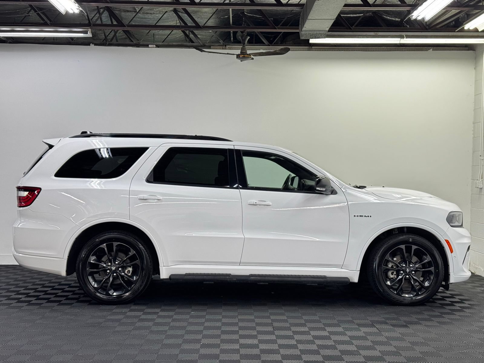 Used 2024 Dodge Durango R/T AWD/4WD image 4