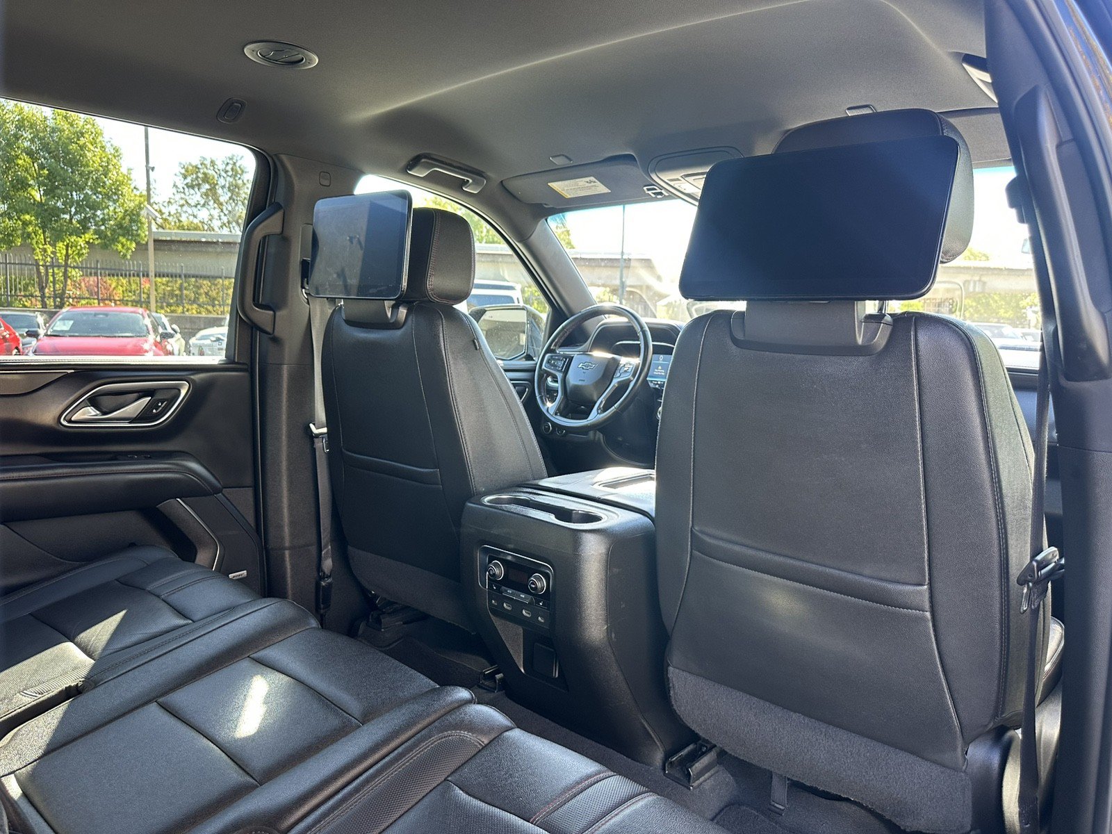 Used 2022 Chevrolet Suburban RST w/ Luxury Package AWD/4WD image 22