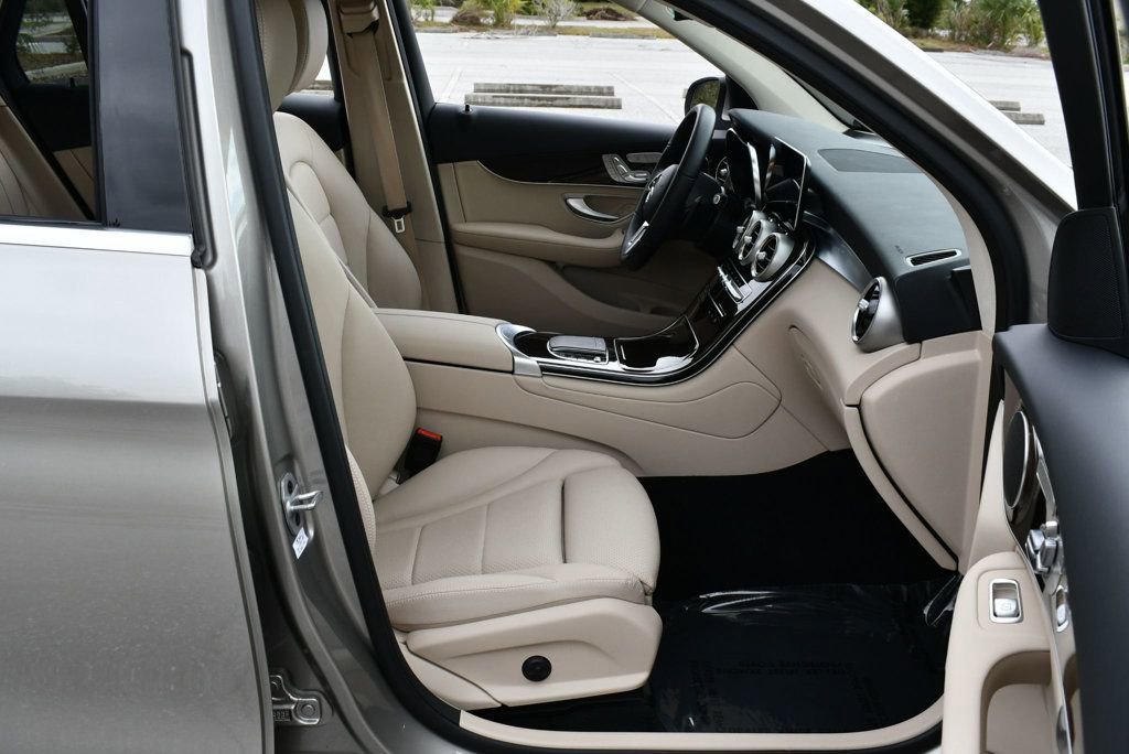 Used 2022 Mercedes-Benz GLC 300 image 46